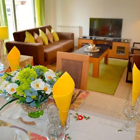 Parasol - With Pool, Wi-fi, Near Beach *
